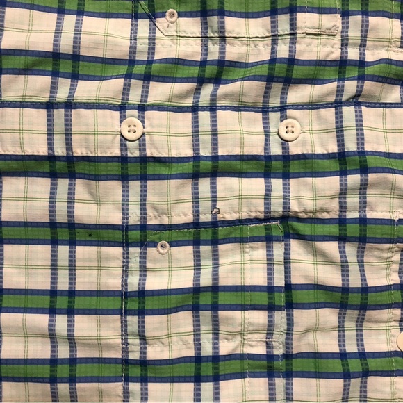 Men’s Columbia PFG, short sleeve button down size large shirt worn one time - Picture 4 of 4